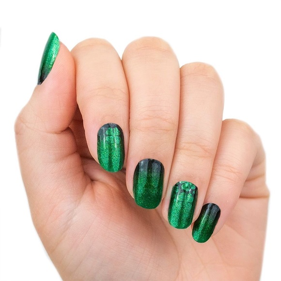 ColorStreet Retired 2020 Clover and Out NWT - Picture 2 of 9